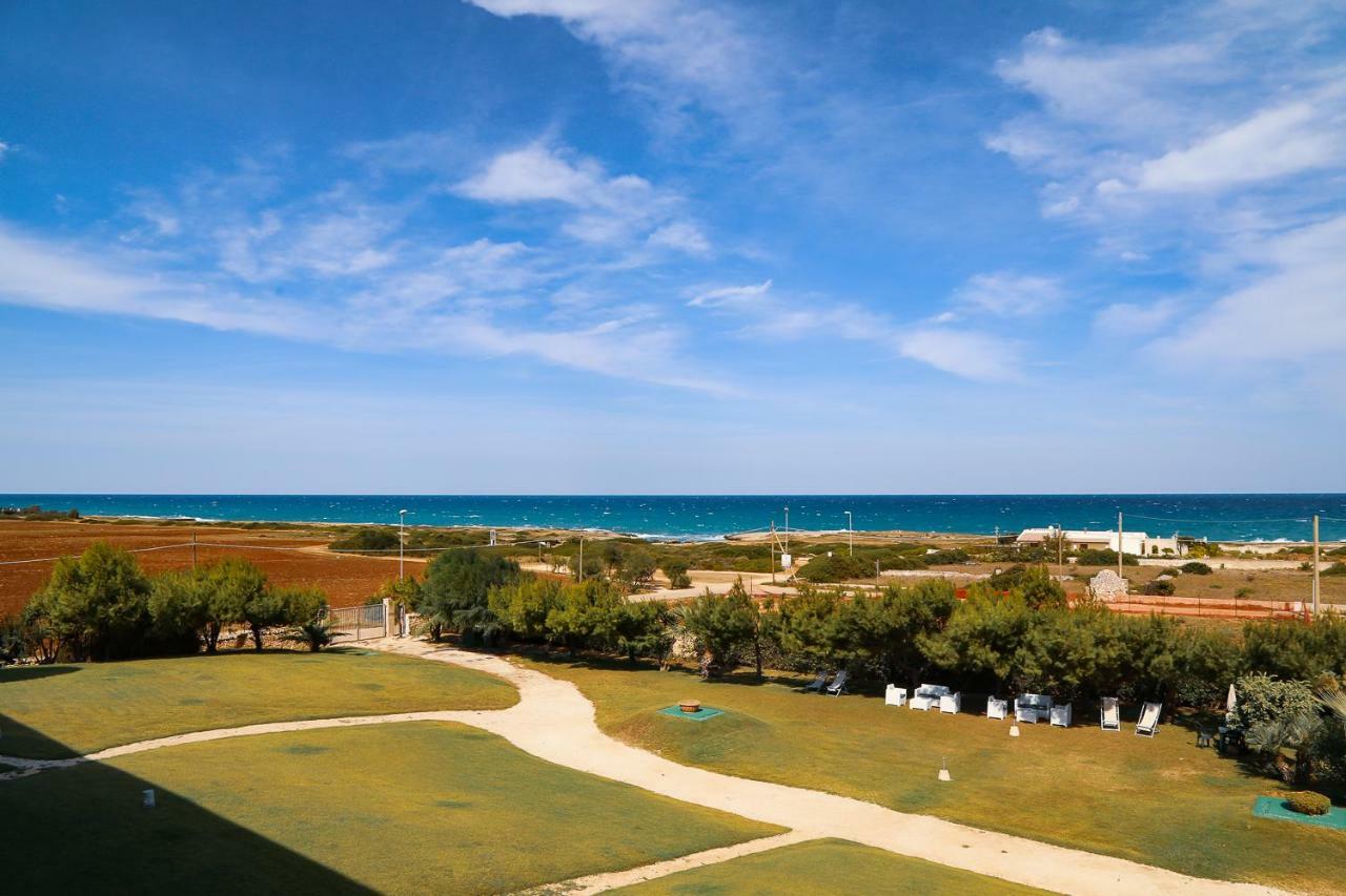 Hotel Scoglio Degli Achei Торе Санта Сабина Екстериор снимка